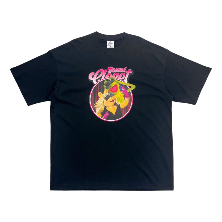 2ND CLOSET THE SHOW MUST GO ON PRINTED T-SHIRT-BLACK
