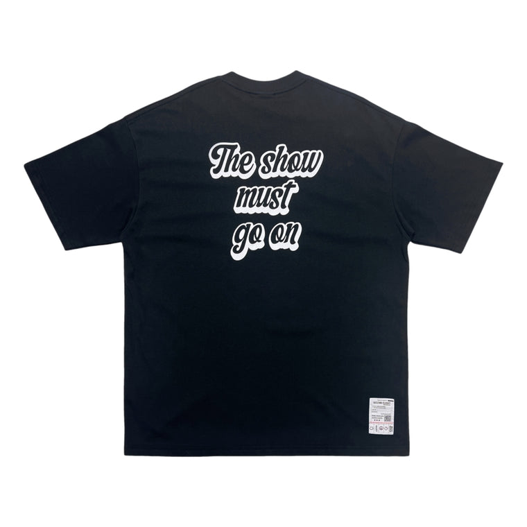 2ND CLOSET THE SHOW MUST GO ON PRINTED T-SHIRT-BLACK
