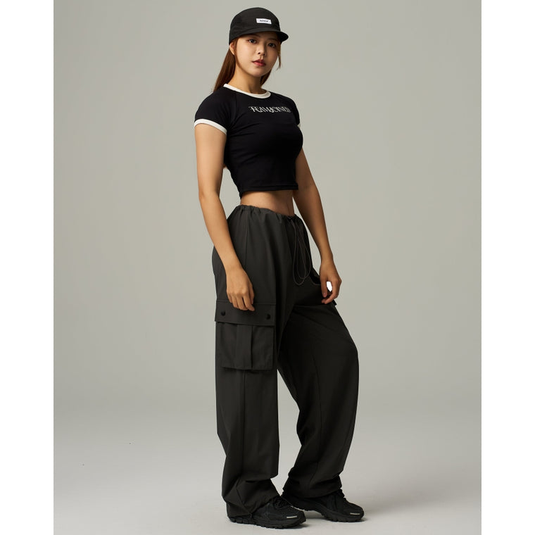 TEAMJOINED W AURA RAGLAN SLEEVE CROP TEE-BLACK