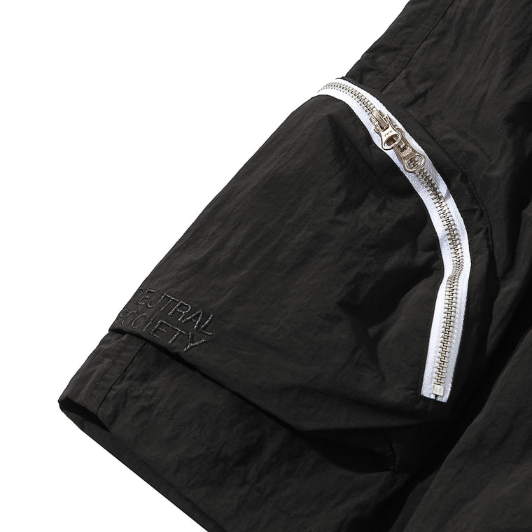 NEUTRAL SOCIETY ZIPPER POCKET TECH. SHORTS-BLACK